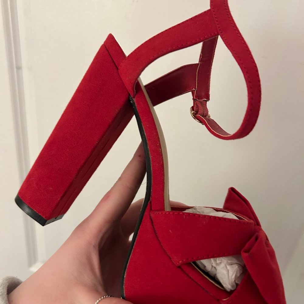 Shoe Dazzle Women's Red Platform Pumps size 7 - Picture 11 of 16